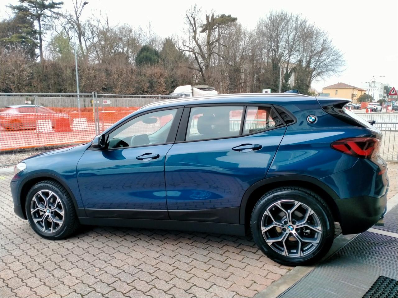 BMW X2 XDRIVE 18D LED / TETTO / DDC / KEYLESS / H.KARDON / HEAD UP