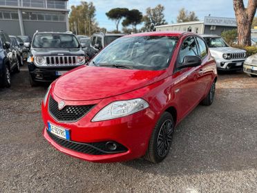 Lancia Ypsilon 1.0 FireFly 5 porte S&S Hybrid Ecochic Silver