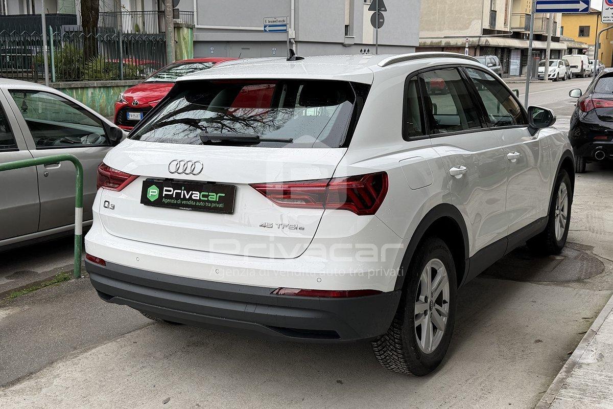 AUDI Q3 45 TFSI e S tronic Business