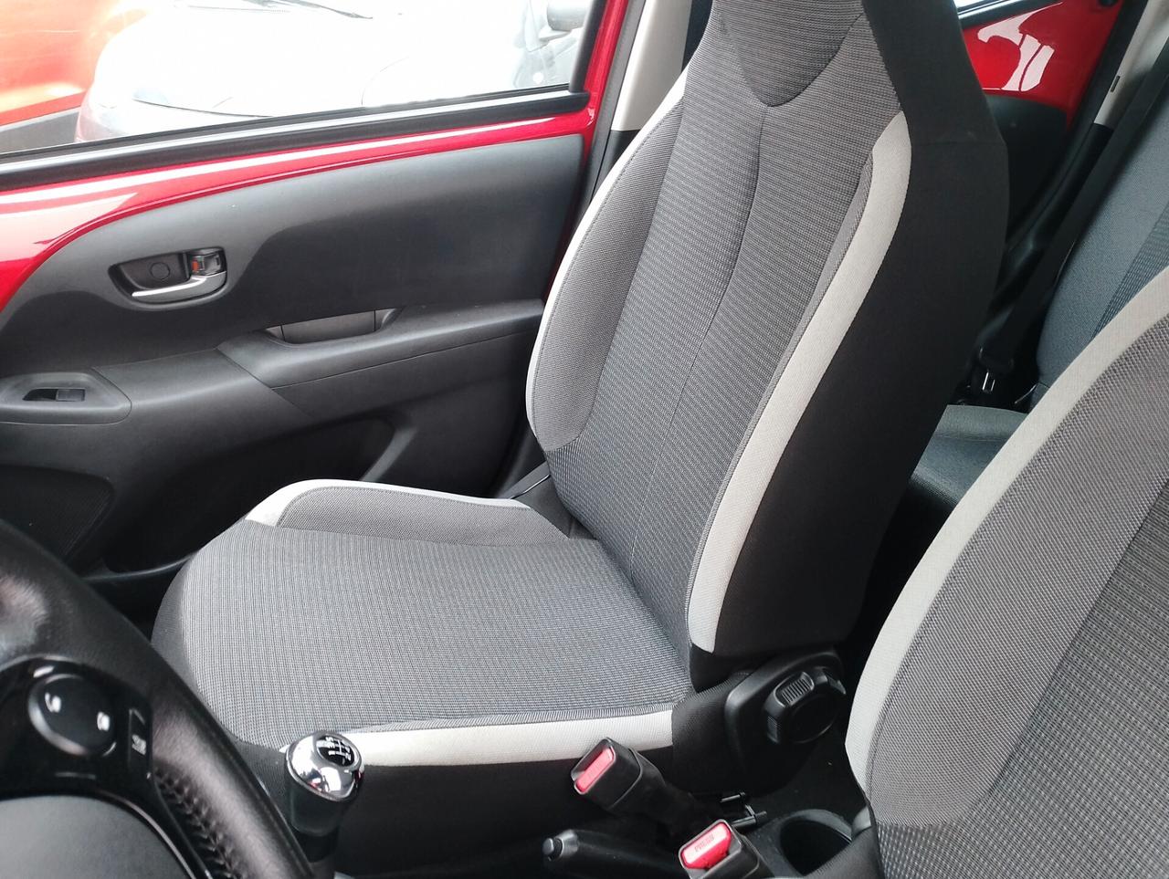 Toyota Aygo Connect 1.0 VVT-i 72 CV 5 porte x-clusiv