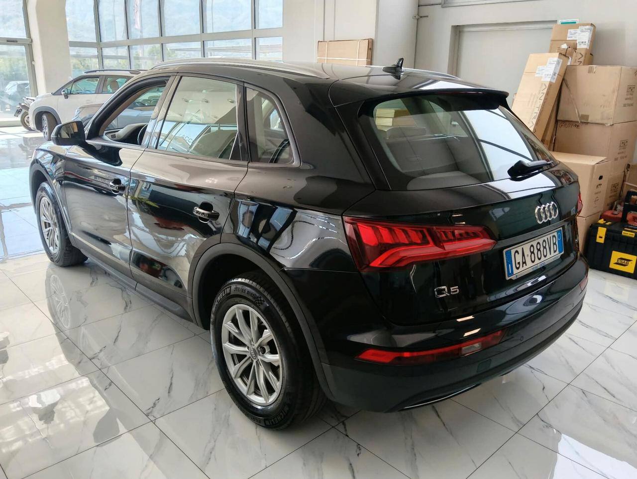 Audi Q5 35 TDI quattro S tronic Business