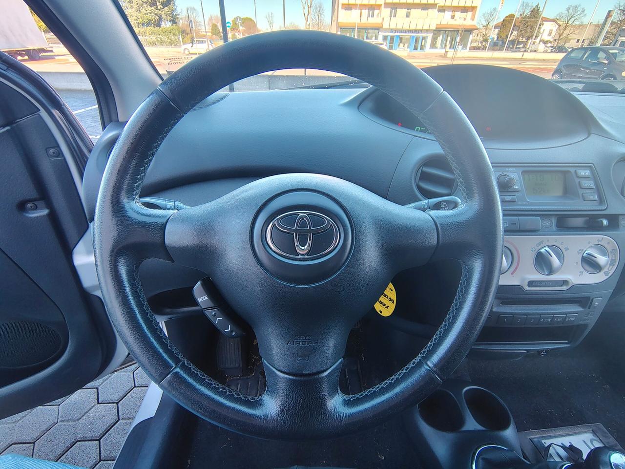 Toyota Yaris 1.3i 16V cat 3 porte Sol