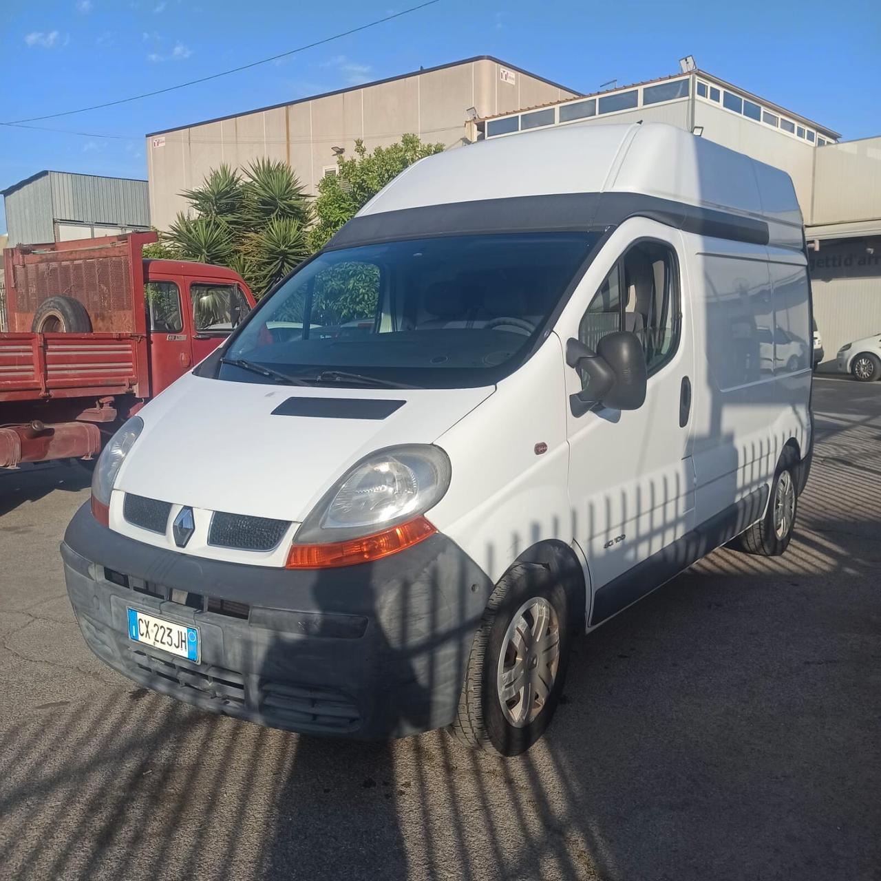 Trafic vivaro tetto alto