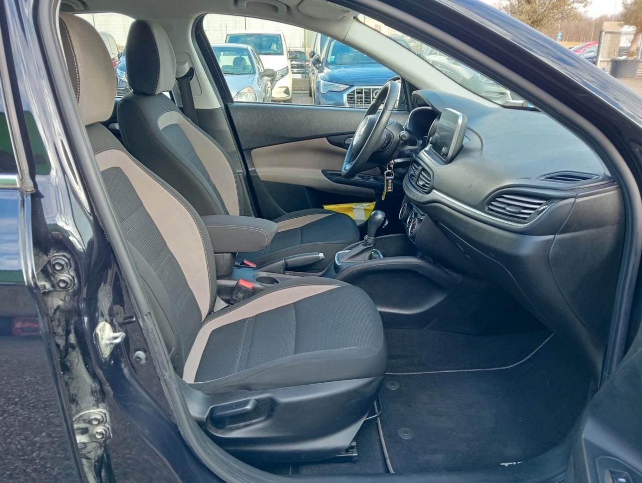 Fiat Tipo SW 1.6 Mjet 120cv DCT Lounge