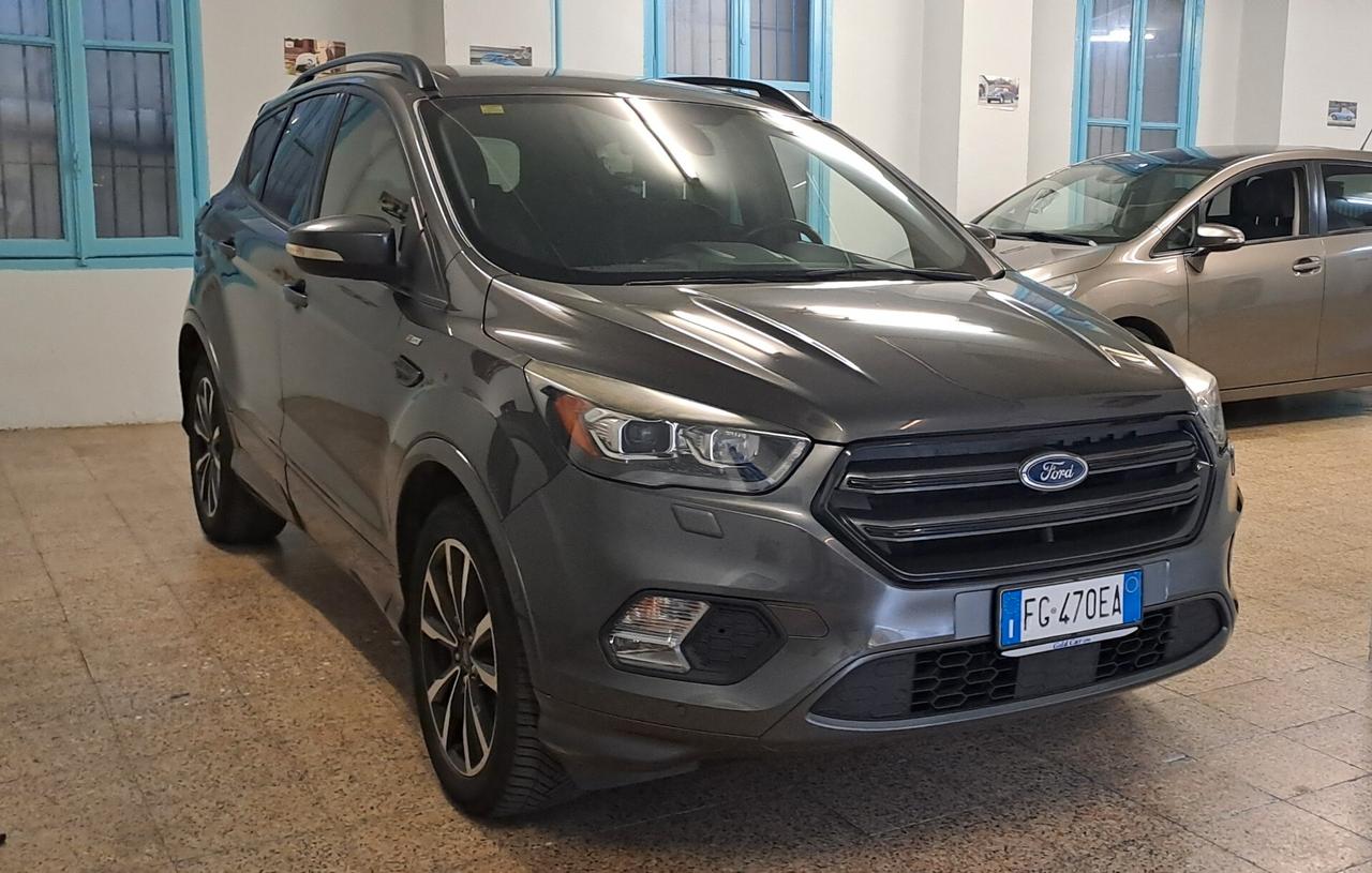 Ford Kuga 1.5 TDCI 120 CV 2WD ST-Line