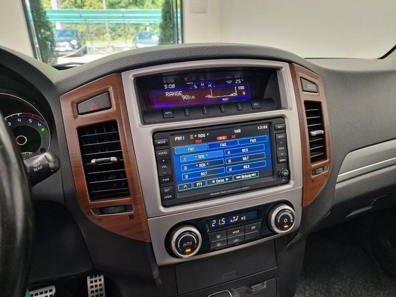 Mitsubishi Pajero Pajero 3.2 DI-D 16V 3p. Instyle AUTOCARRO N1 2 POSTI