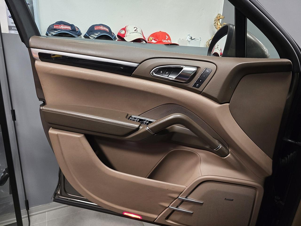 Porsche Cayenne 3.0_TDI_245CV_TIPTRONIC_GARANZIA 12 MESI _UNICA!!!