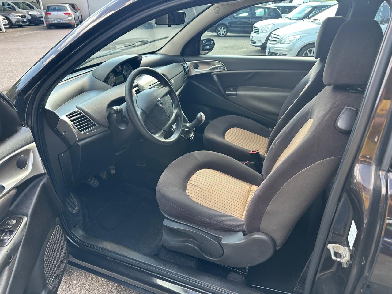 Lancia Ypsilon 1.3 MJT 75 CV