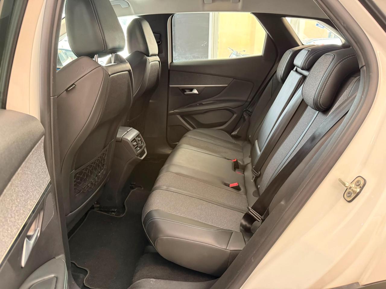 Peugeot 3008 BlueHDi 130 S&S Allure Pack