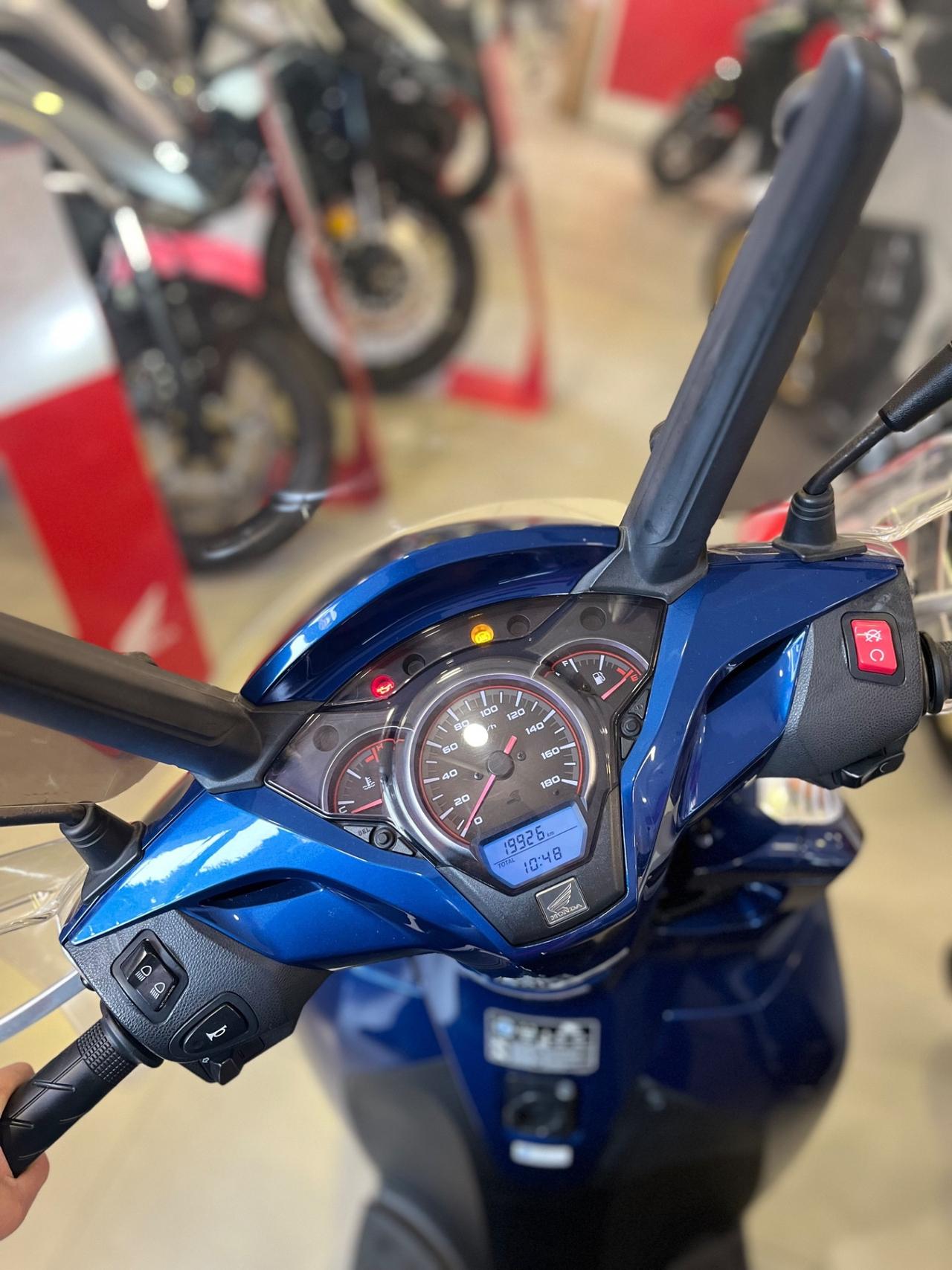 Honda SH 300 Scooter