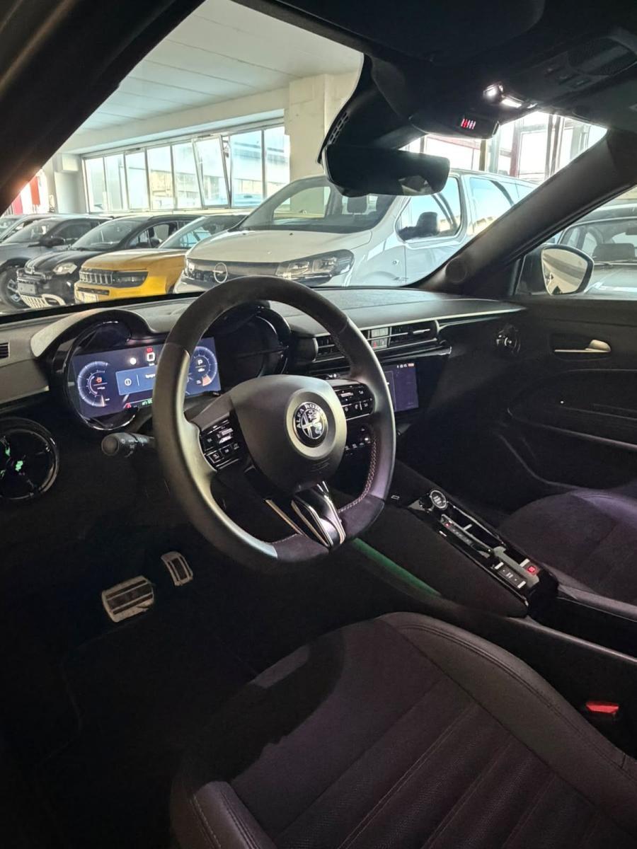 ALFA ROMEO - Junior - MY25 Q4 INTENSA 1.2 145CV HYBRID EDCT6
