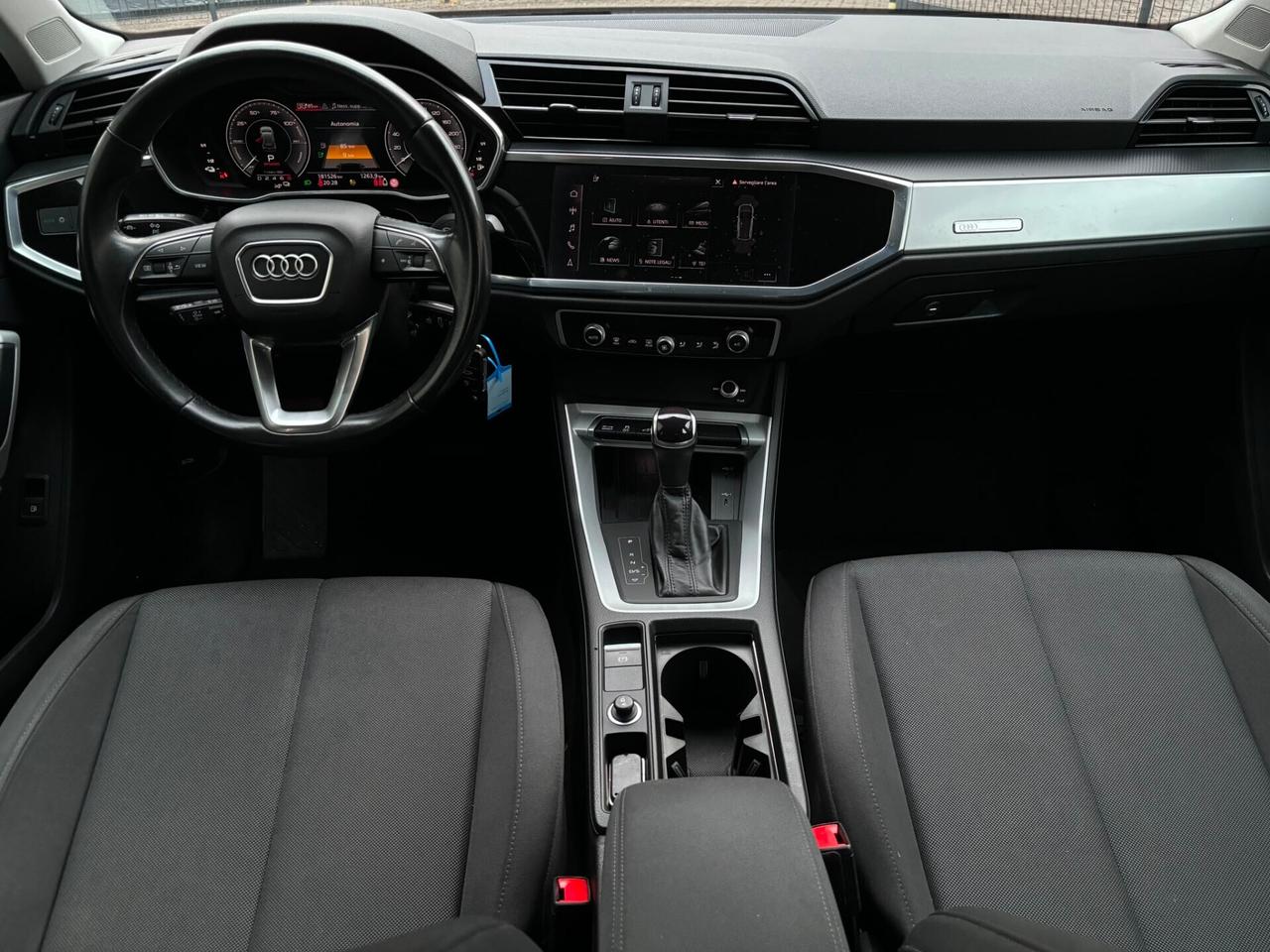 Audi Q3 45 TFSI e S tronic Business