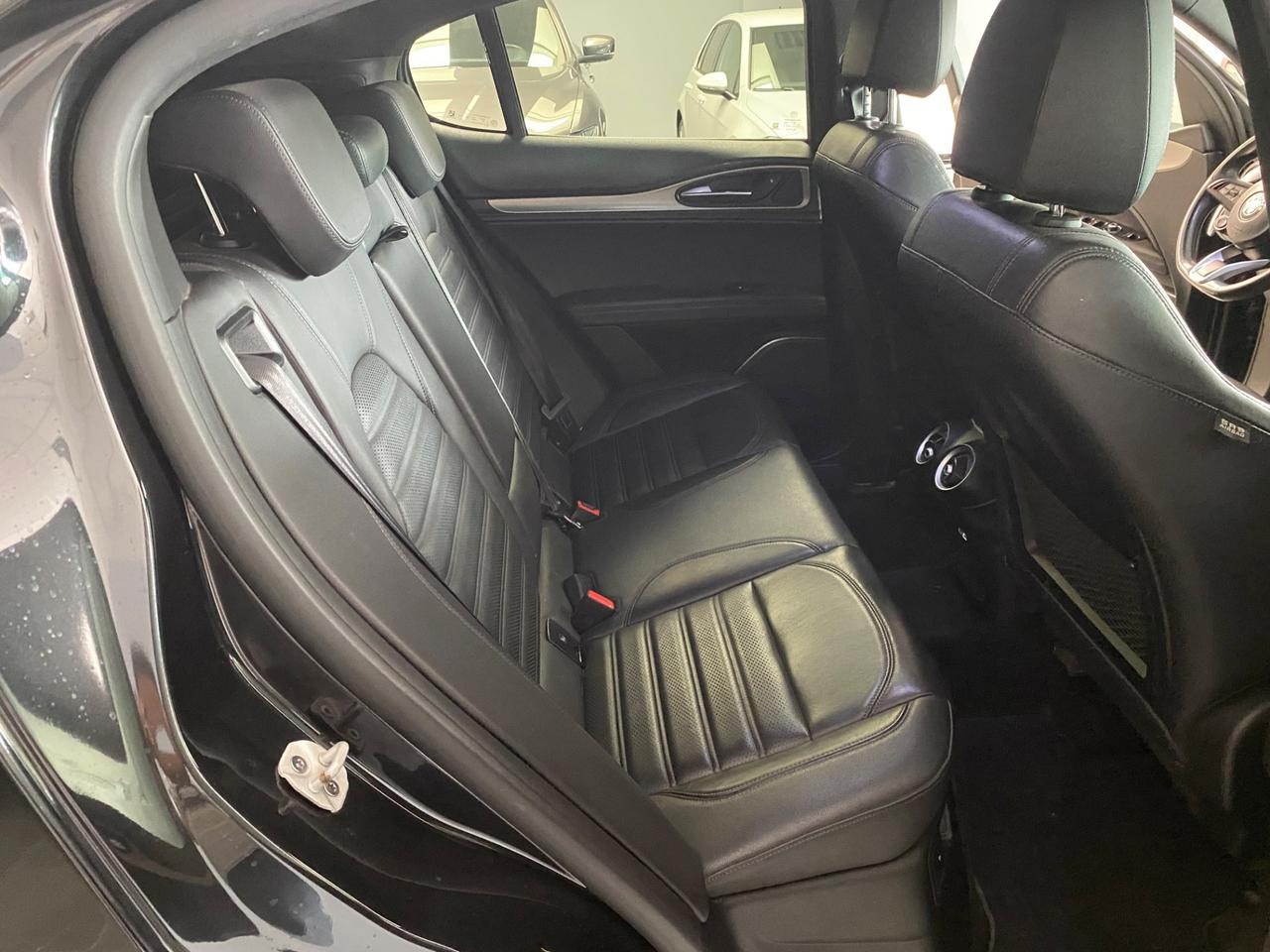 Alfa Romeo Stelvio BLACK EDITION 2.2 210 CV AT8 Q4 Veloce