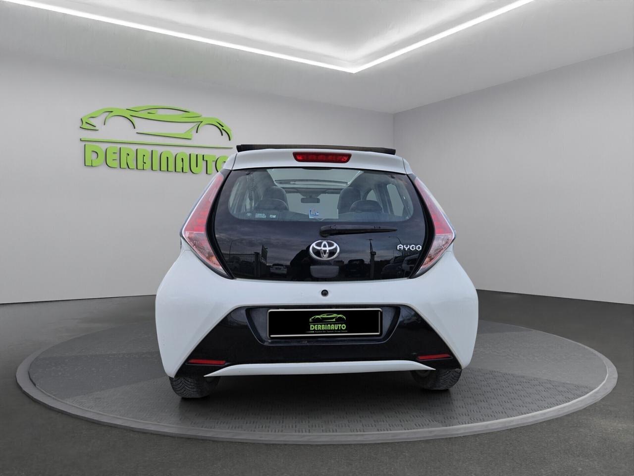 Toyota Aygo 1.0 VVT-i 69 CV 5 porte x-cite CABRIO