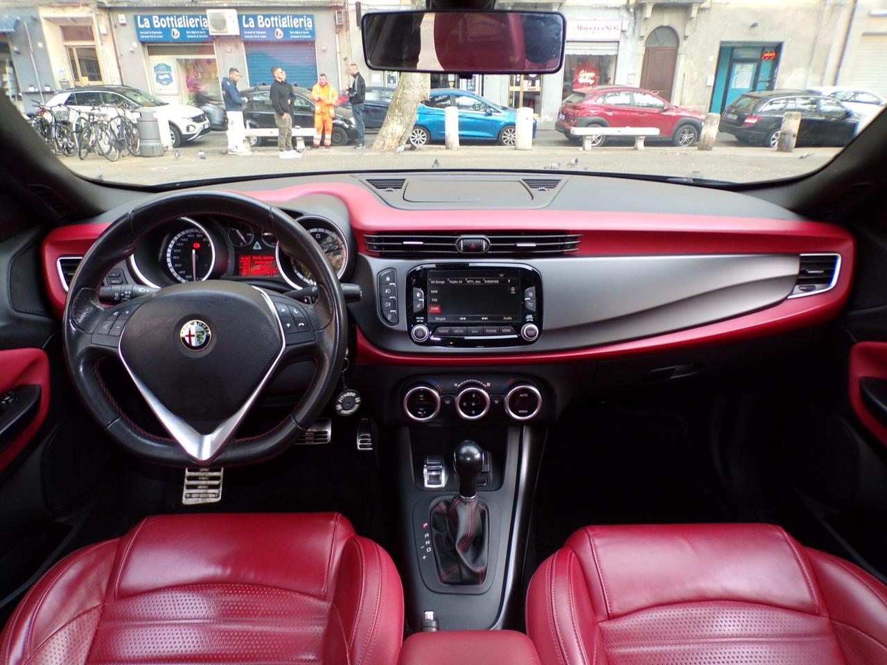 ALFA ROMEO GIULIETTA SECONDA SERIE QUADRIFOGLIO VERDE 241CV DEL 2015