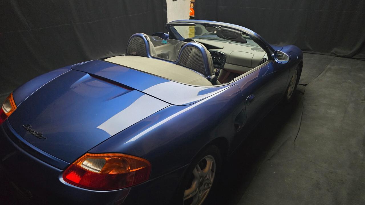 Porsche Boxster 2.5i 24V cat