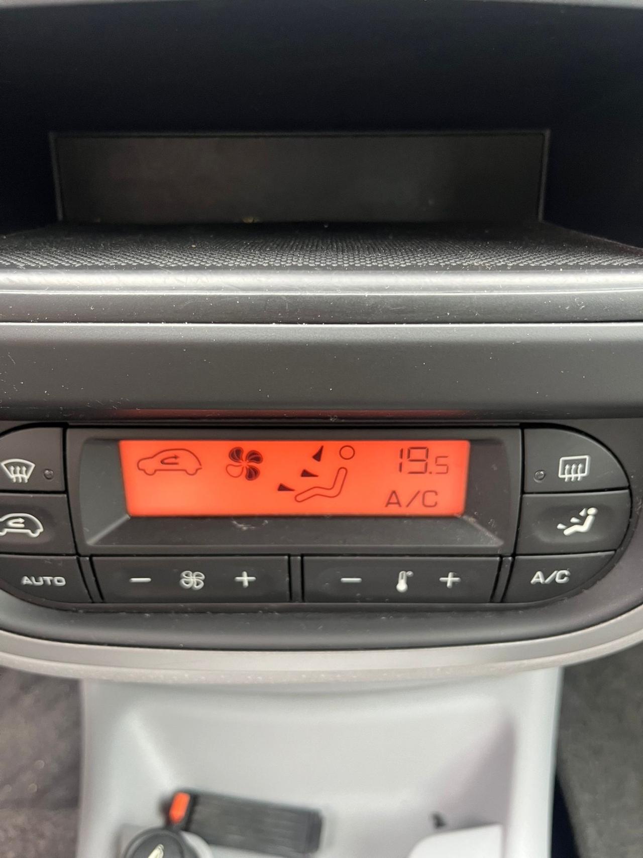 Citroen C3 1.4 HDi 70CV Cashmere