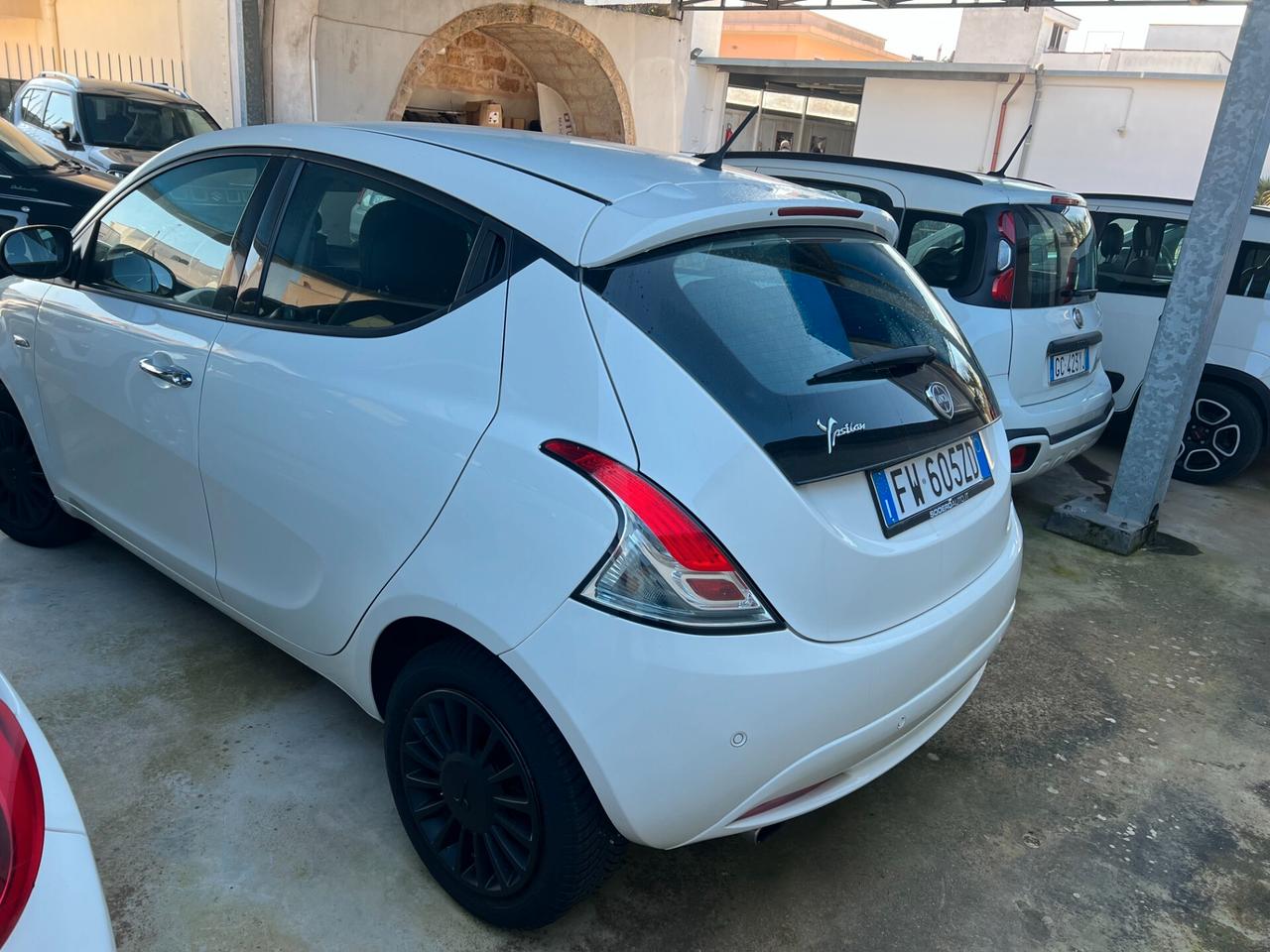 Lancia Ypsilon 1.2 69 CV 5 porte S&S Gold