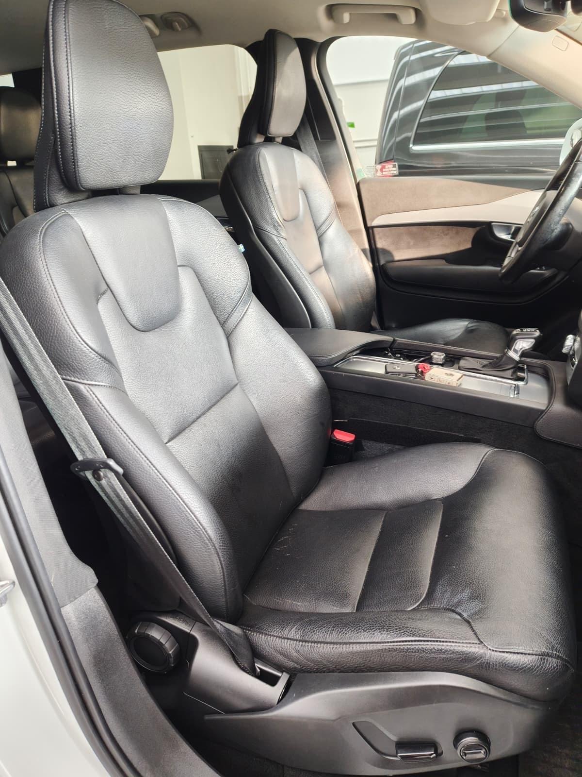 Volvo XC90 D5 AWD Geartronic 7 posti Momentum