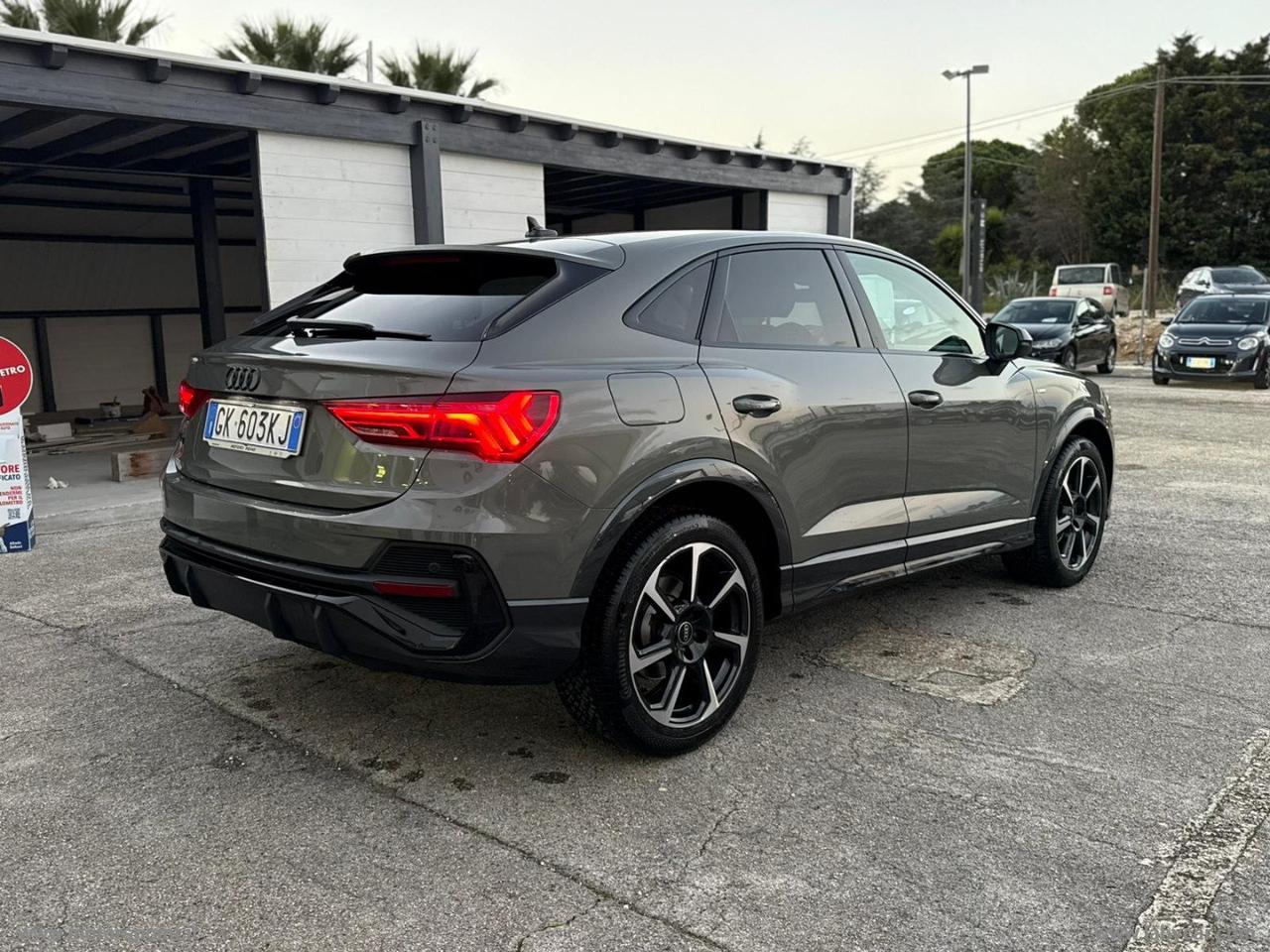 AUDI Q3 SPB 35 TDI S-LINE tronic Identity Black