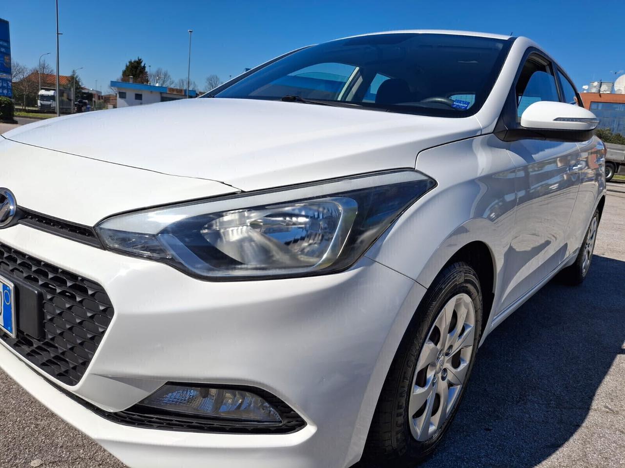 Hyundai i20 1.1 CRDi-*DIESEL EURO 6*NEOPATENTATI*