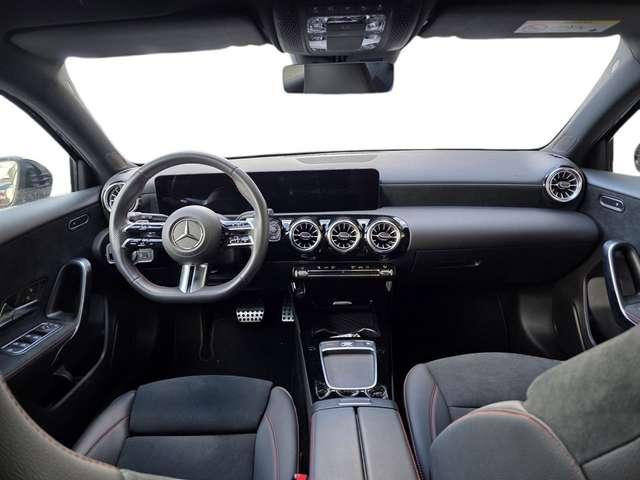 Mercedes-Benz A 180 A 180 AMG Line Premium auto