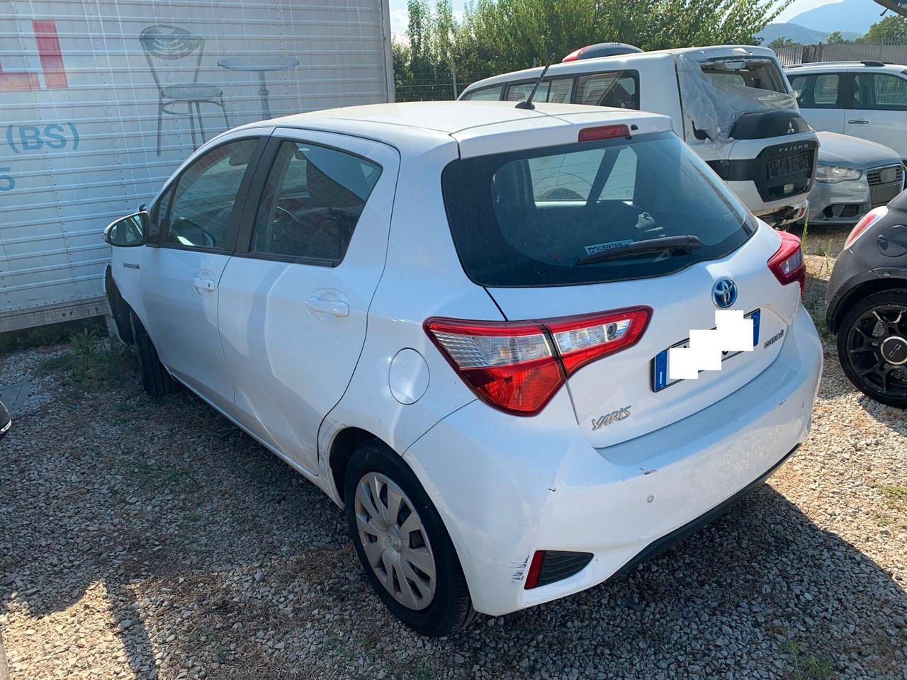 Toyota Yaris 1.5 Hybrid 26.000km sinistrata Airbag ok