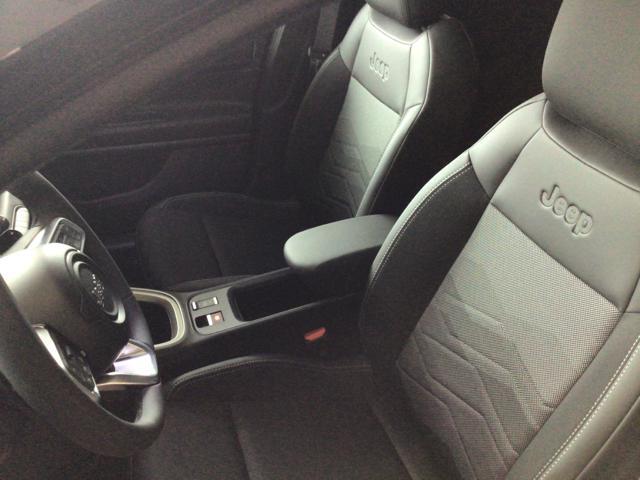 JEEP Avenger 1.2 AT6 MHEV Summit + Navi + Tetto