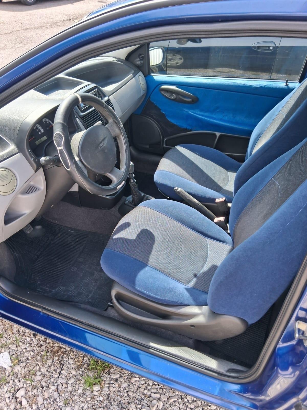 Fiat Punto 1.2i cat 3 porte