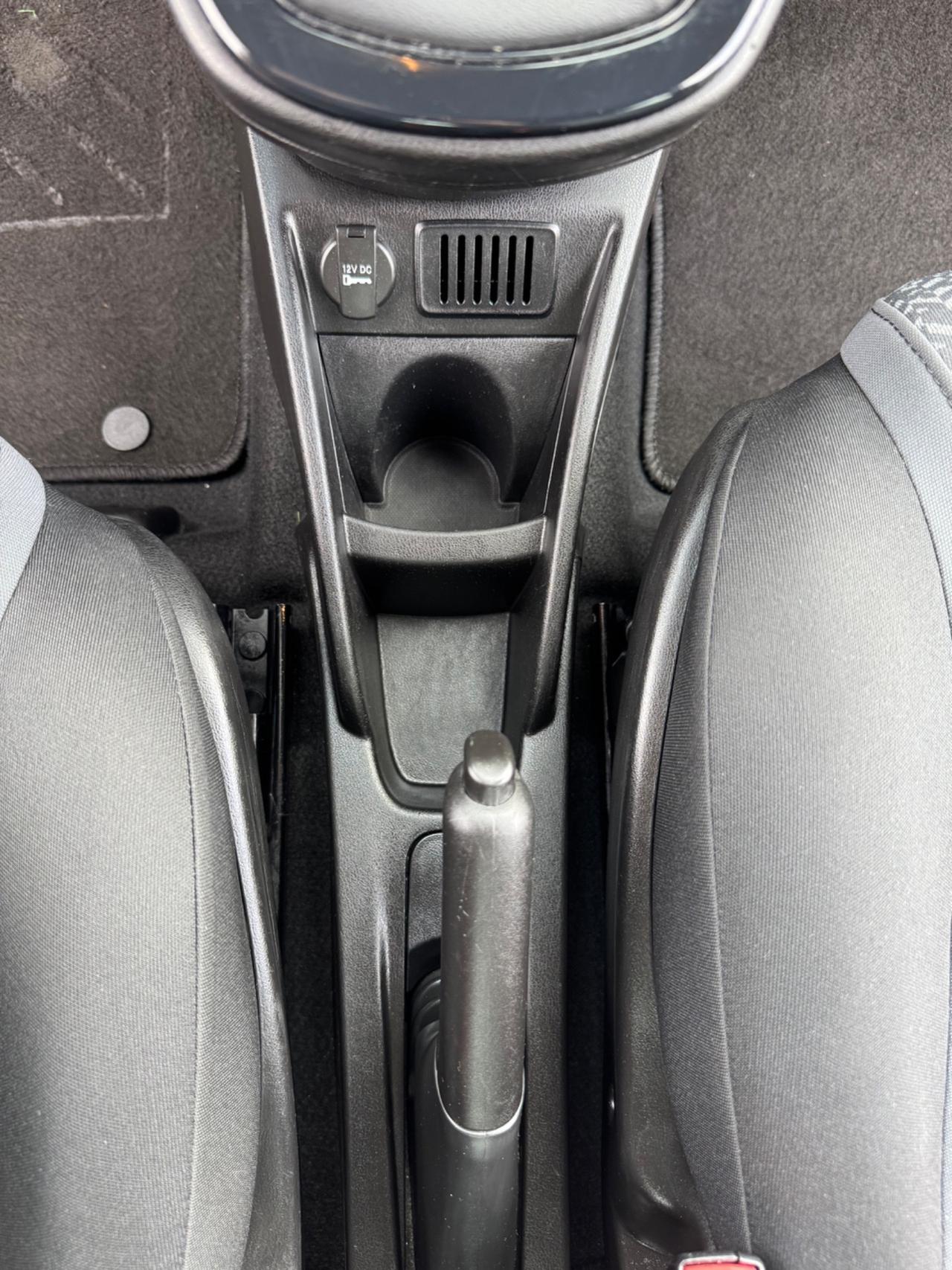 Lancia Ypsilon soli 20000km idonea ai neopatentati