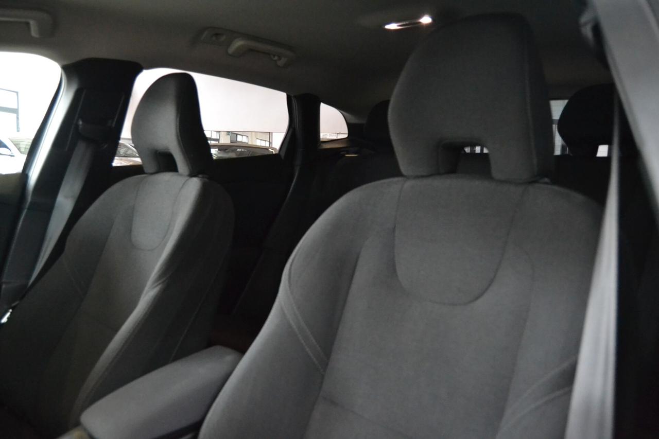 Volvo V40 D2 1.6D Momentum Tagliandi/Navi/Cruise/PDK