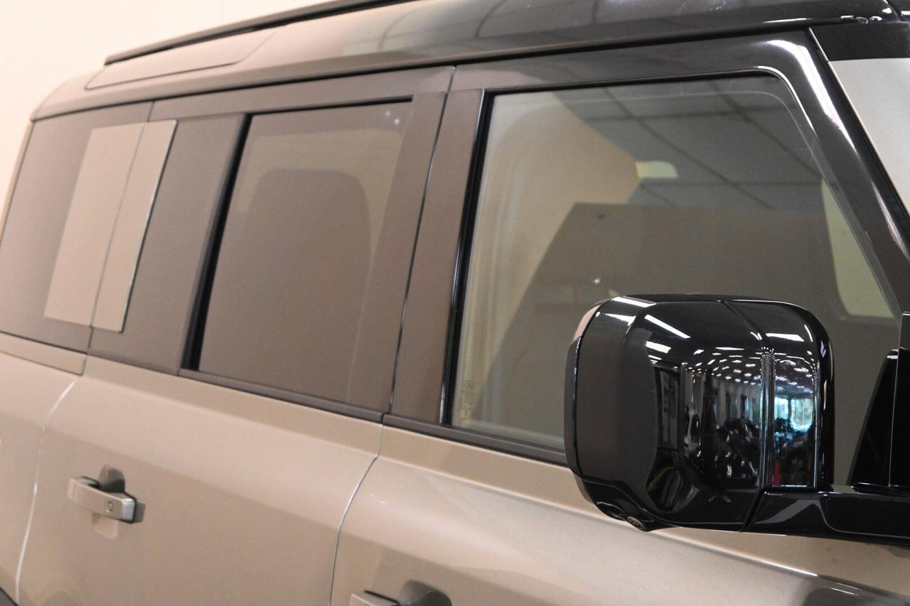 LAND ROVER Defender (2019) Defender 110 3.0D I6...