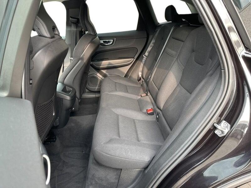 Volvo XC60 B4 AWD 211 Cv Geartronic Momentum Pro