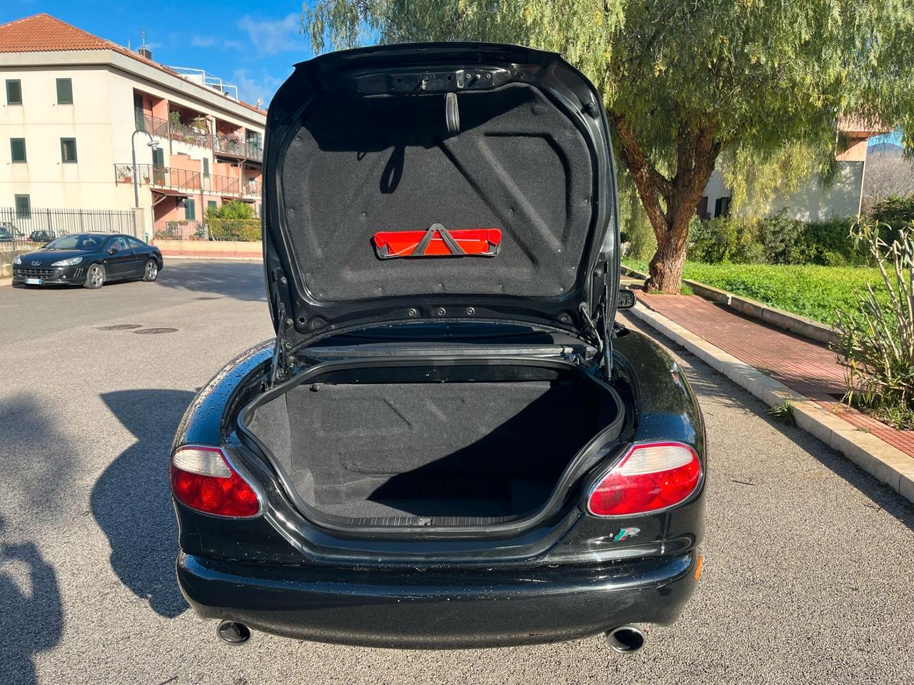 MAGNIFICA JAGUAR XKR CABRIO 363 CV - 8 CILINDRI - ASI - 125000 KM - DA VEDERE.