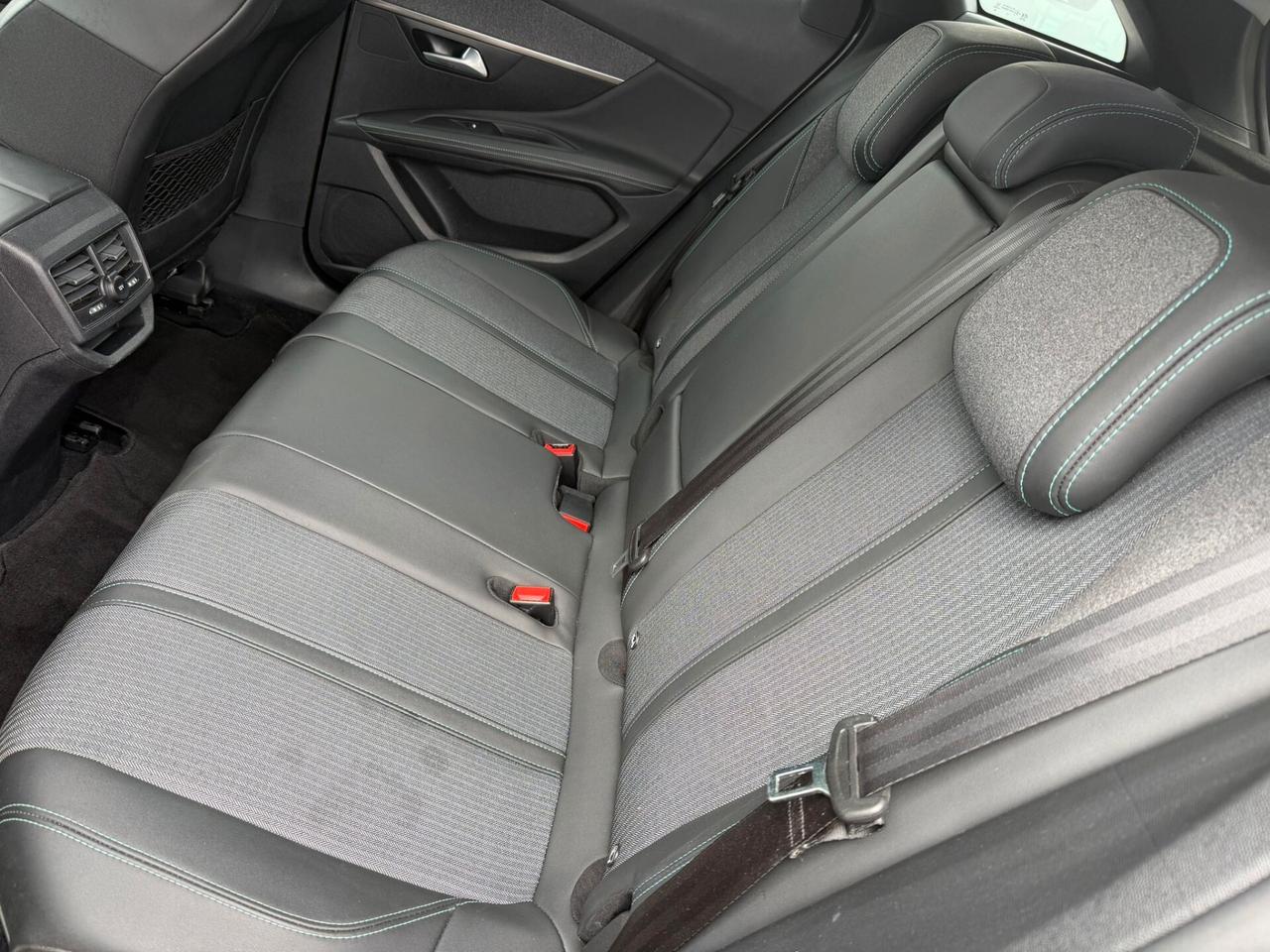 Peugeot 3008 BlueHDi 130 S&S EAT8 Allure Pack