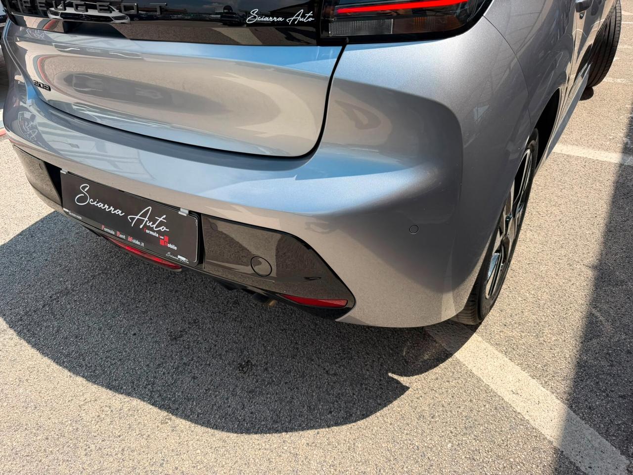 peugeot 208 p.tech 100 Allure *PDC ANT E POST*