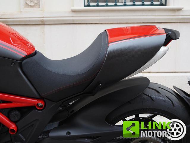 DUCATI Diavel Red Carbon