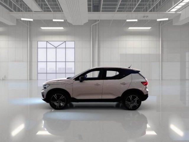 VOLVO XC40 T5 Recharge Plug-in Hybrid R-design