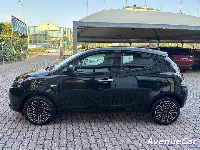 LANCIA Ypsilon hybrid Gold ADATTA A NEOPATENTATI PREZZO REALE