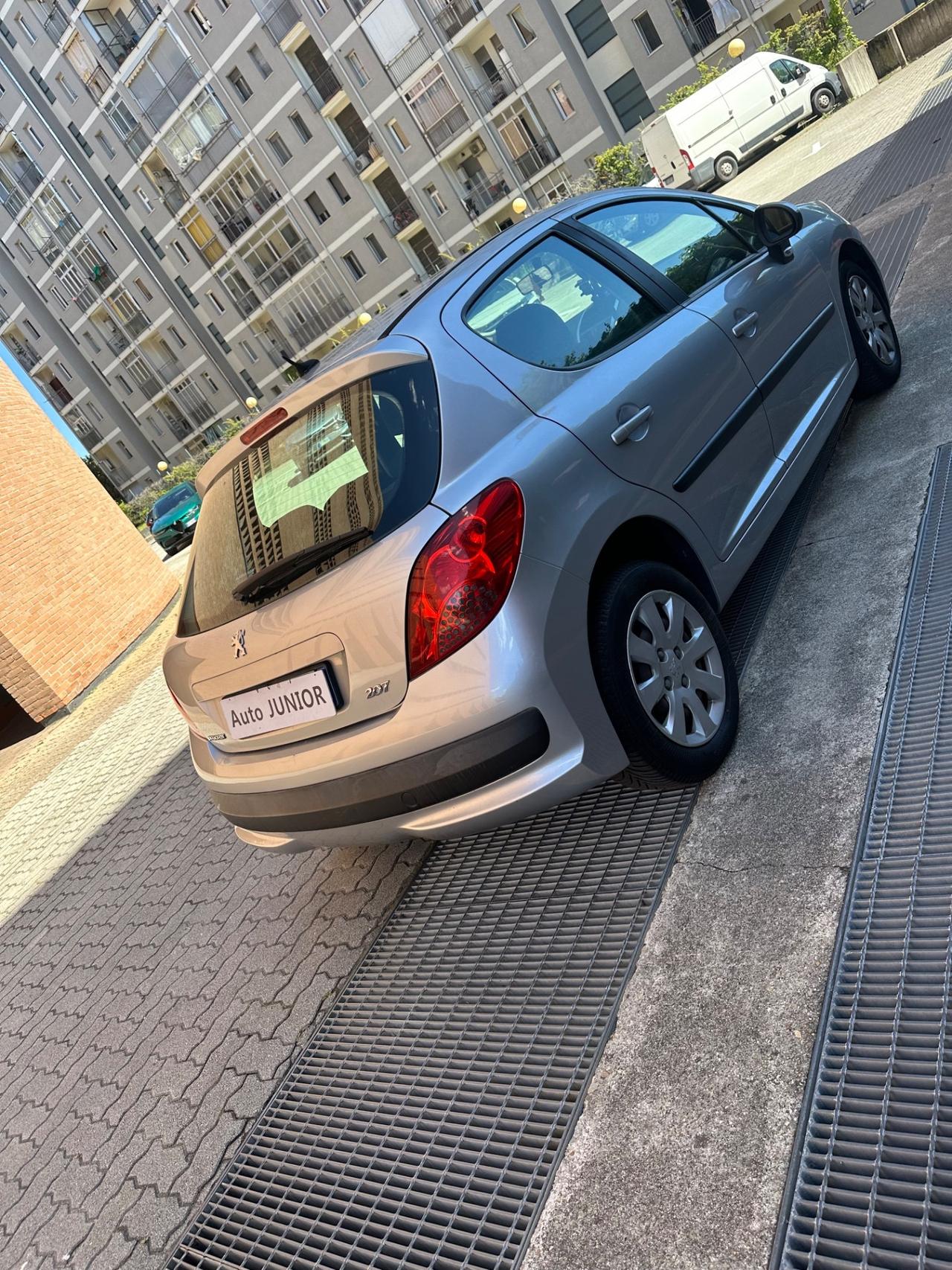 Peugeot 207 1.4 88CV 5p. ONE Line
