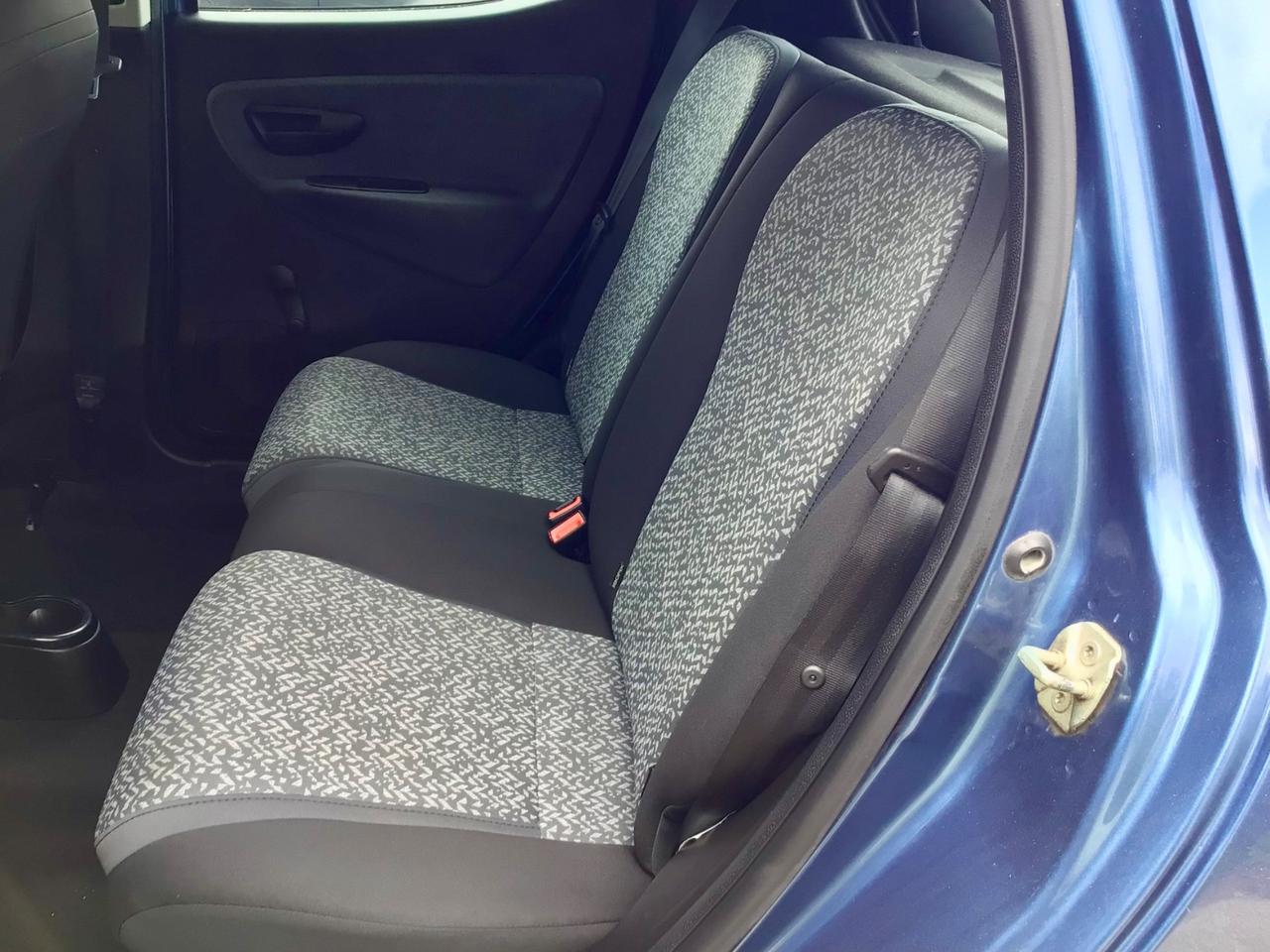 Lancia Ypsilon 1.0 FireFly 70 Cv Hybrid Silver