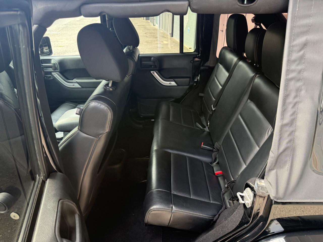 Jeep Wrangler Unlimited 2.8 CRD DPF Sahara Auto