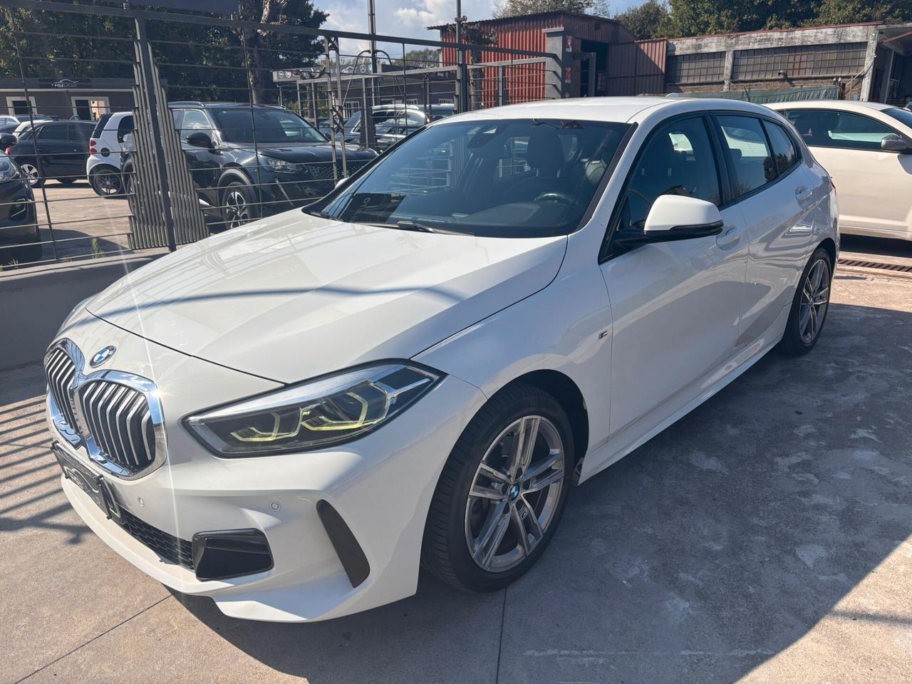 Bmw 118 118d 5p. Msport