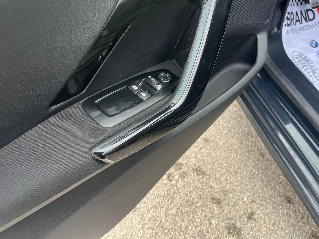 Peugeot 208 1200 5 porte Active Unipro 2015