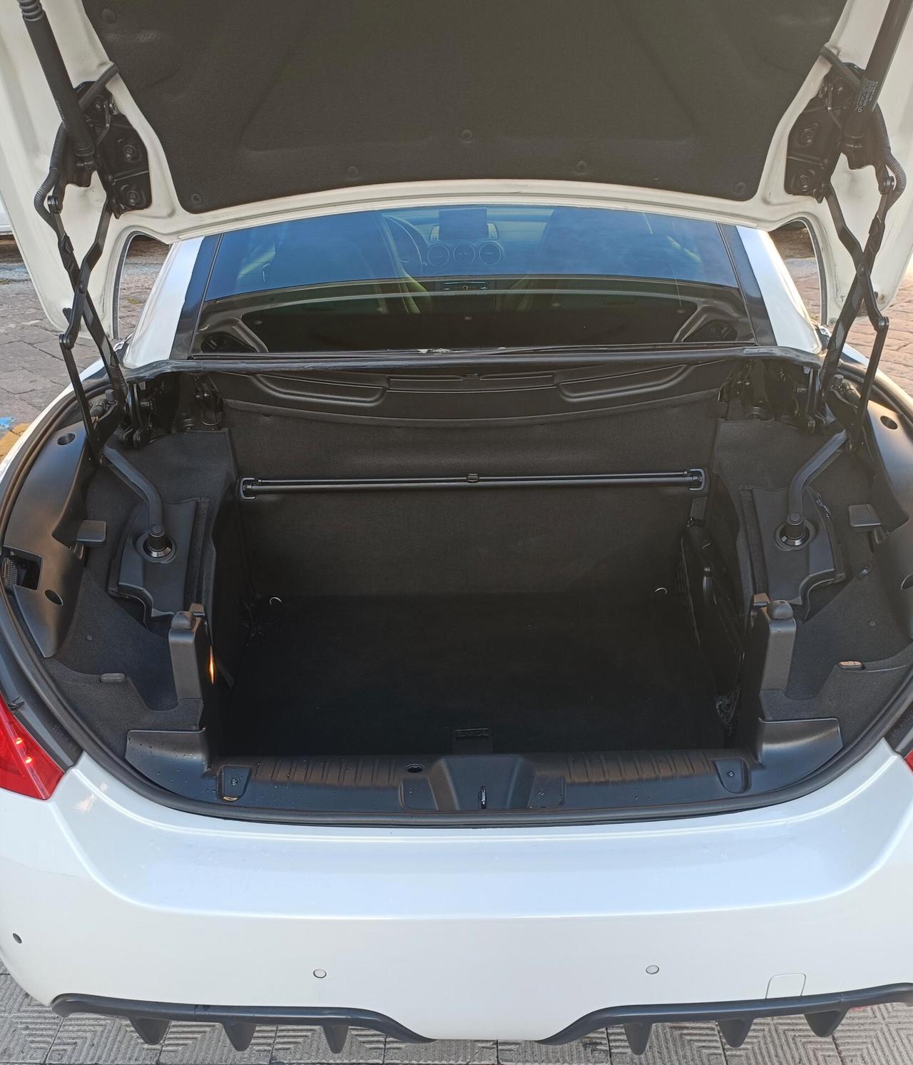 Peugeot 308 2.0 HDi 136CV CC aut. Féline