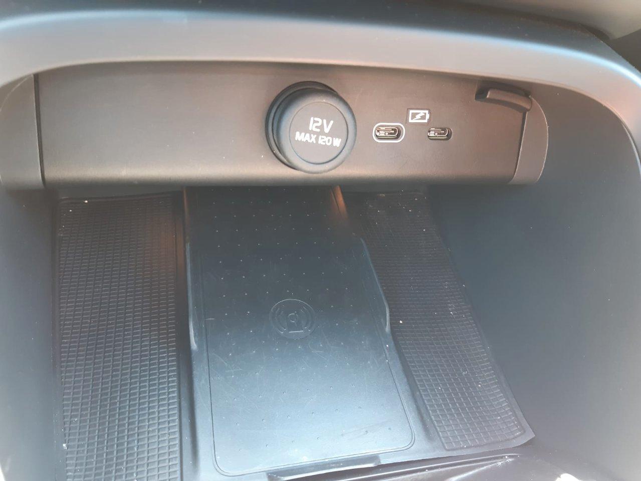 Volvo XC40 2.0 b3 Plus Black Edition auto