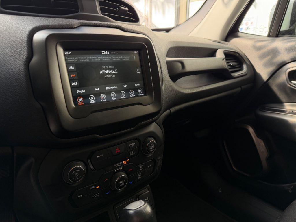 Jeep Renegade 1.5 Turbo T4 MHEV Limited tua da €199,00 mensili