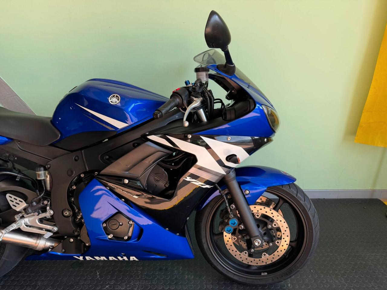 Yamaha YZF R6 * TUA A 87 EURO AL MESE CON FORMULA 50%
