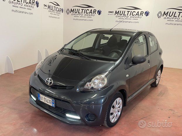 TOYOTA Aygo 2012 solo 27.400 km