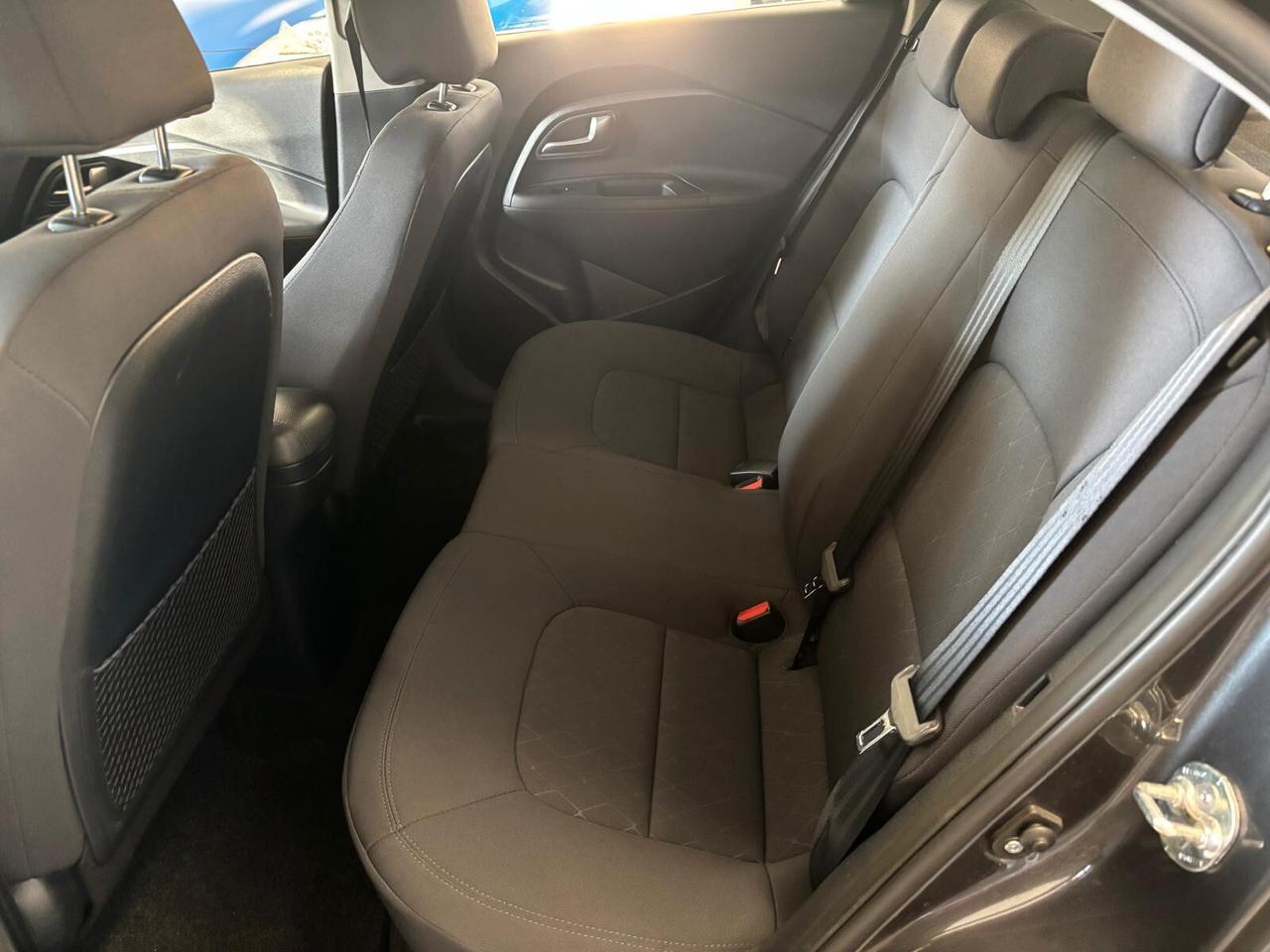 KIA RIO ANNO 2015 BZ 1.2 ADATTA NEOPATENTATI KM 130 MILA